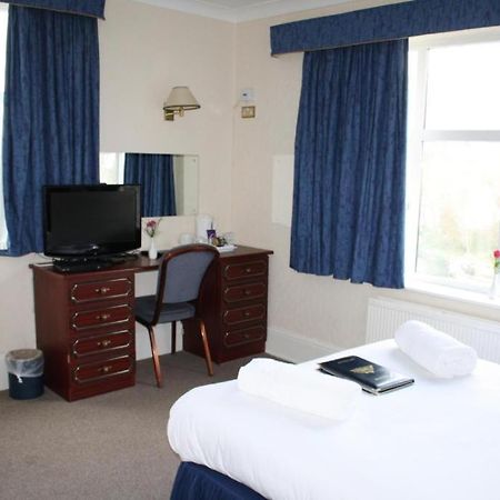 Uno Hotel Thames Maidenhead Esterno foto