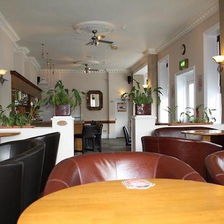 Uno Hotel Thames Maidenhead Esterno foto