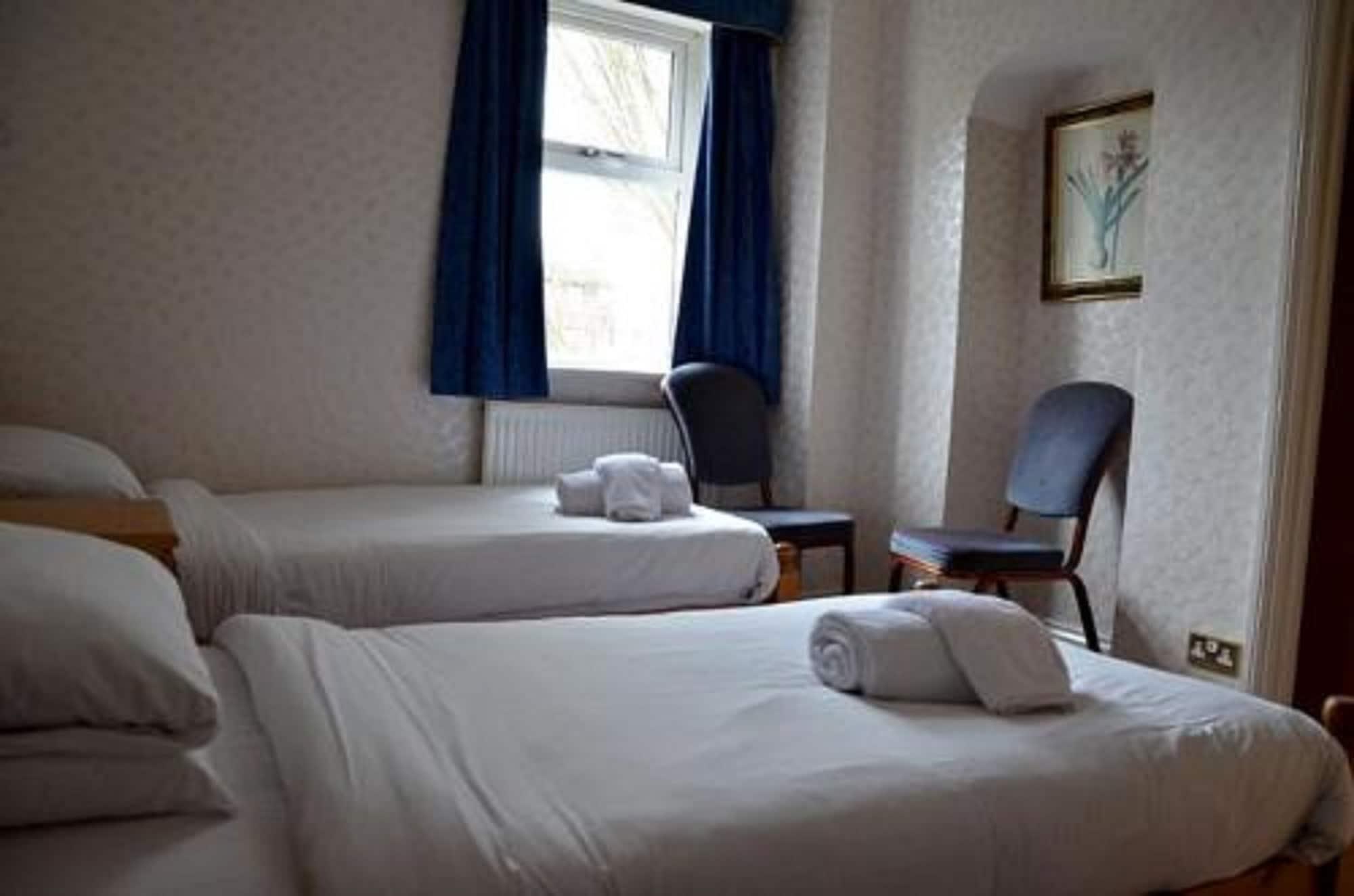 Uno Hotel Thames Maidenhead Esterno foto