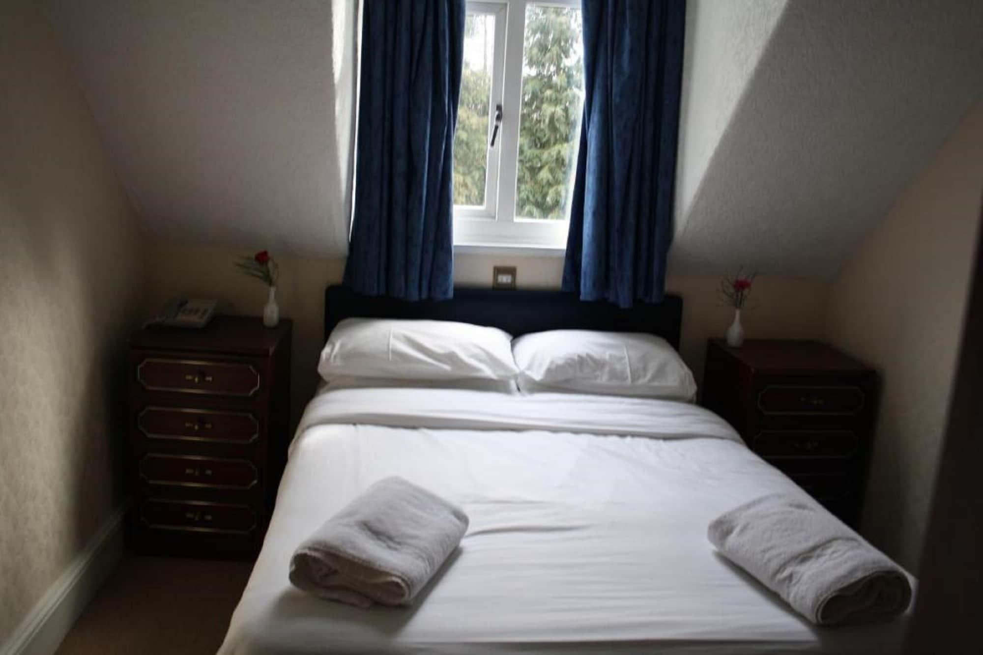 Uno Hotel Thames Maidenhead Esterno foto