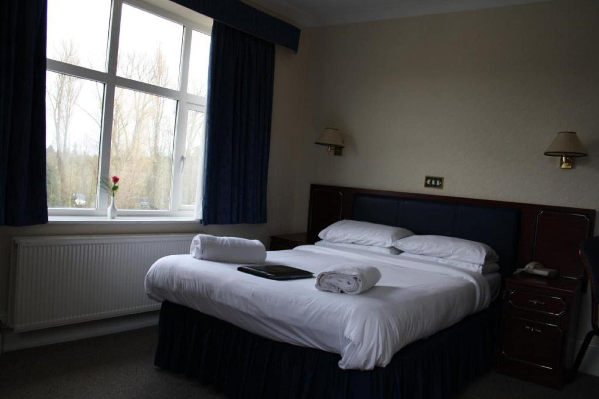 Uno Hotel Thames Maidenhead Esterno foto