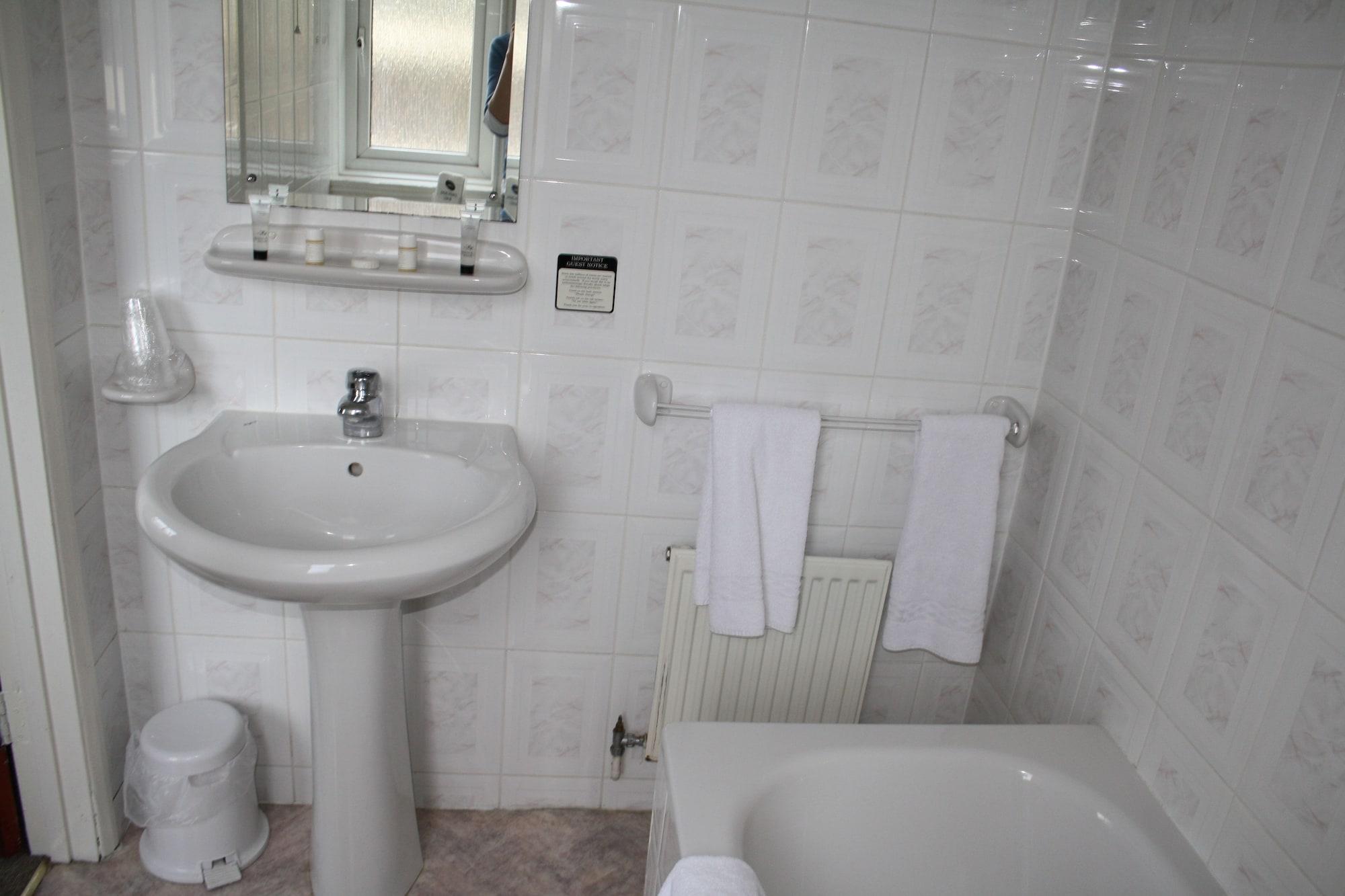 Uno Hotel Thames Maidenhead Esterno foto