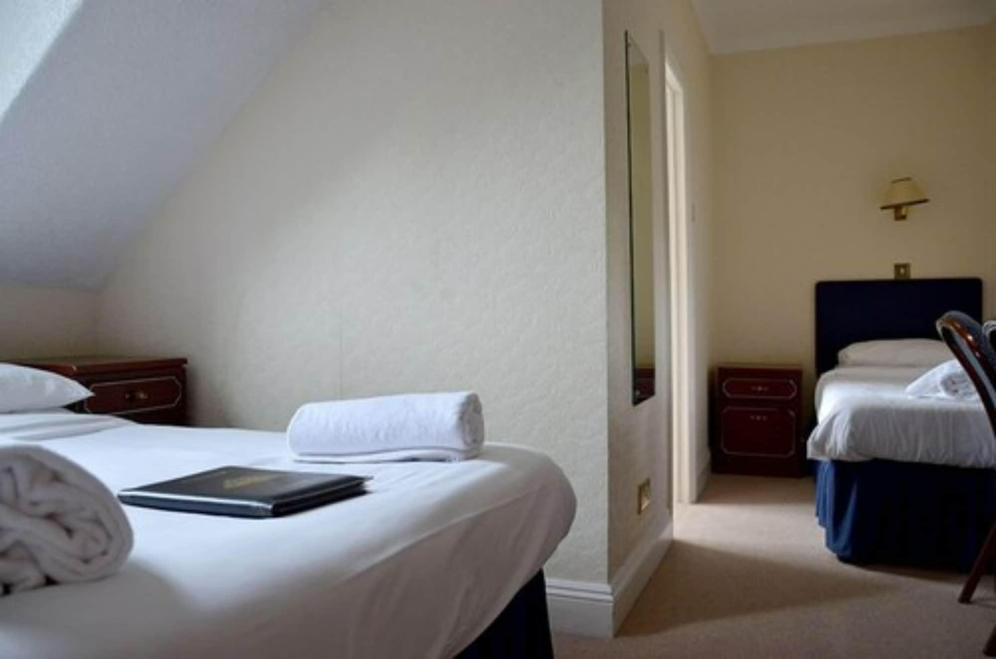 Uno Hotel Thames Maidenhead Esterno foto