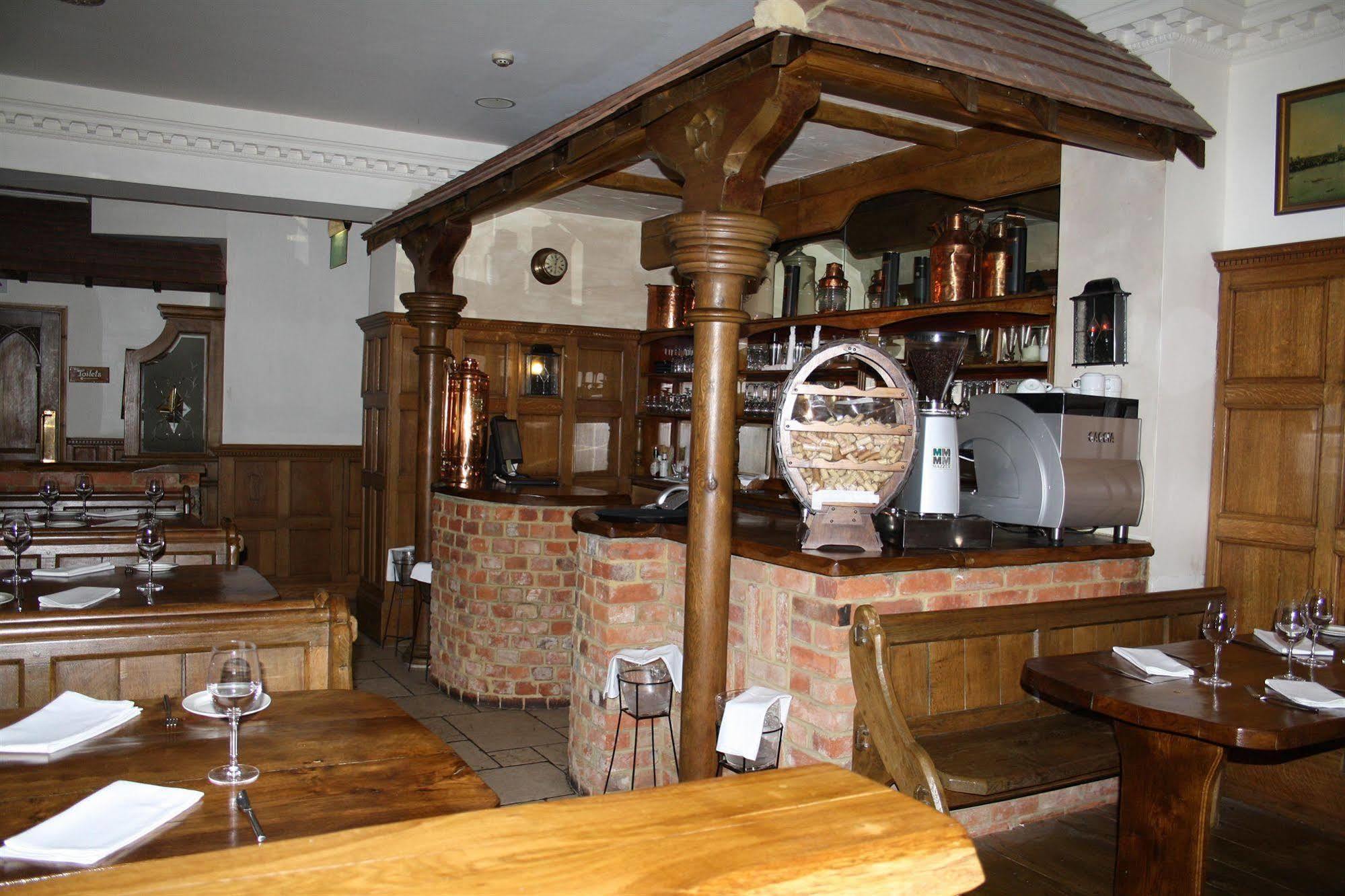 Uno Hotel Thames Maidenhead Esterno foto