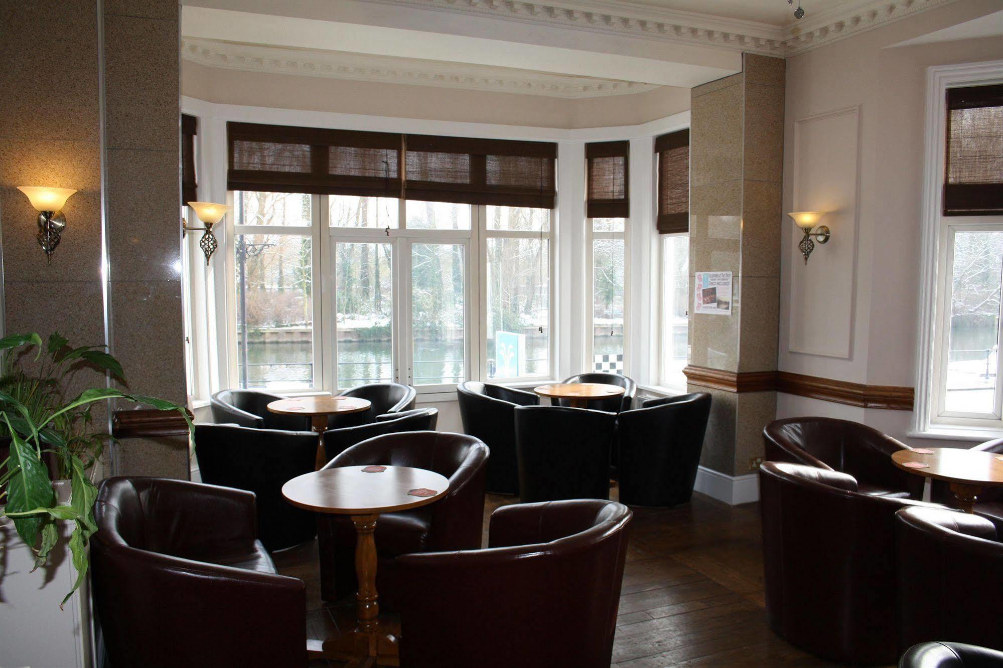 Uno Hotel Thames Maidenhead Esterno foto